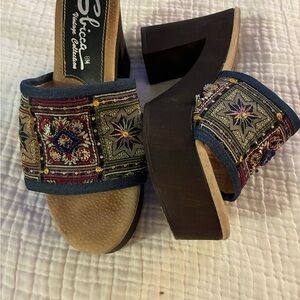 Sbicca Women's Embroidered platform sandals 8- Blue and Brown